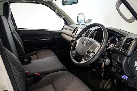 2018 Toyota Hiace ZL 6 Seater - Thumbnail