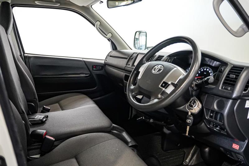 2018 Toyota Hiace ZL 5 Door 6 Seater