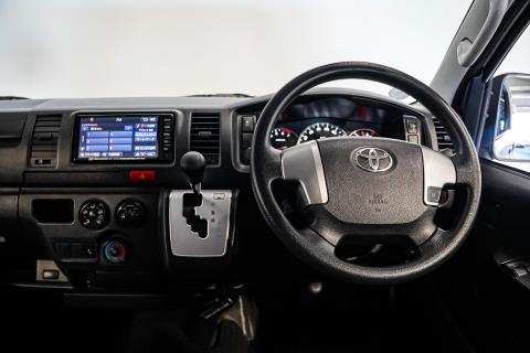 2018 Toyota Hiace ZL 5 Door 6 Seater - Thumbnail