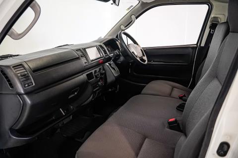 2018 Toyota Hiace ZL 5 Door 6 Seater - Thumbnail