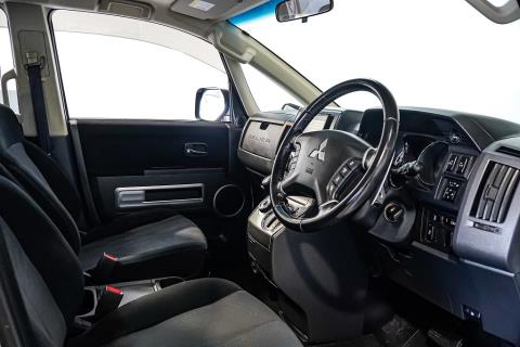 2011 Mitsubishi Delica D:5 4WD 8 Seater - Thumbnail
