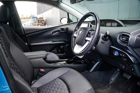 2017 Toyota Prius PHV Hybrid - Thumbnail