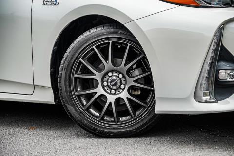 2017 Toyota Prius Prime PHV Hybrid - Thumbnail