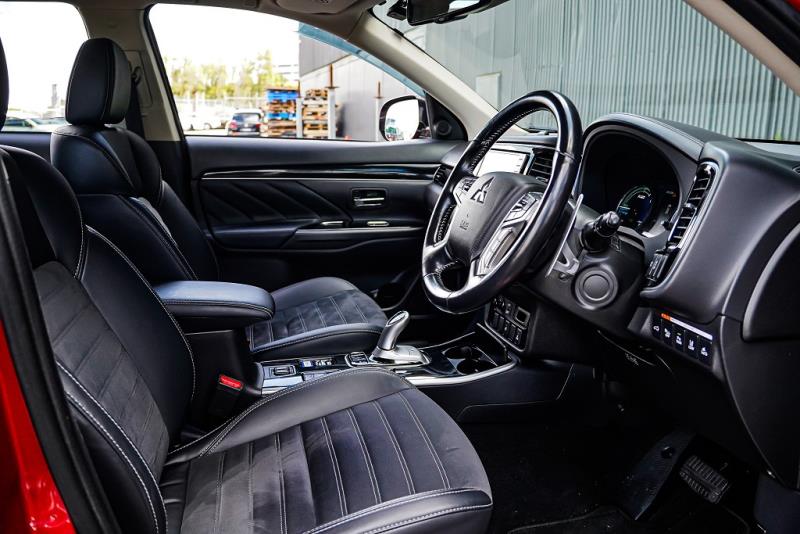 2018 Mitsubishi Outlander PHEV 4WD