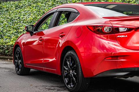 2016 Mazda Axela Hybrid / 3 Ltd - Thumbnail