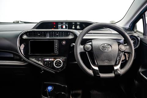 2018 Toyota Aqua S Hybrid / Prius C - Thumbnail