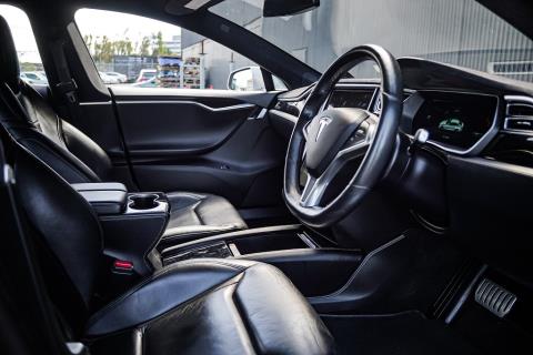 2015 Tesla Model S - Thumbnail