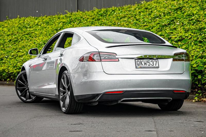 2015 Tesla Model S