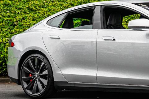 2015 Tesla Model S - Thumbnail