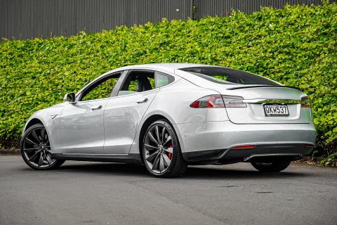 2015 Tesla Model S - Thumbnail