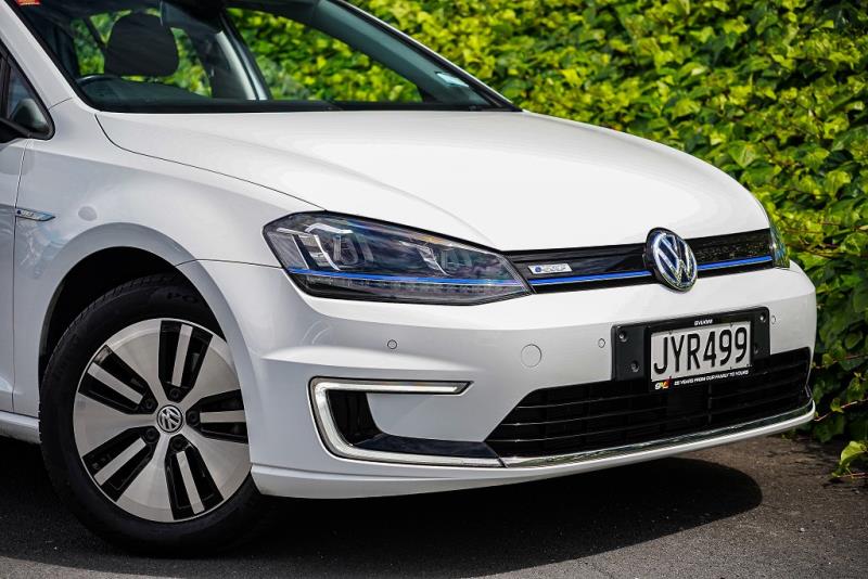 2016 Volkswagen e-Golf 100% Electric