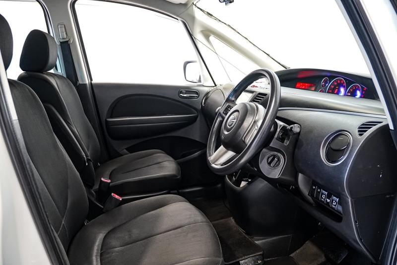 2011 Mazda Biante / MPV 8 Seater