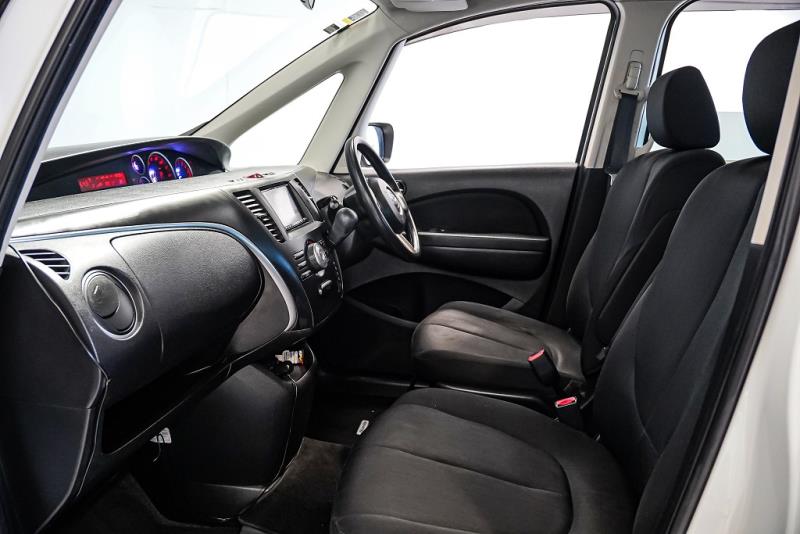 2011 Mazda Biante / MPV 8 Seater