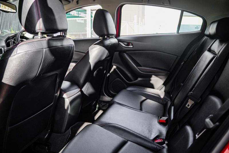 2015 Mazda Axela 20S / 3 Ltd. Hatch