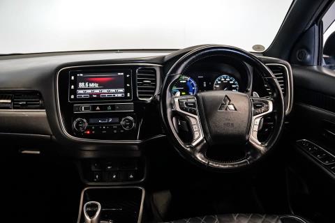 2018 Mitsubishi Outlander VRX PHEV 4WD - Thumbnail