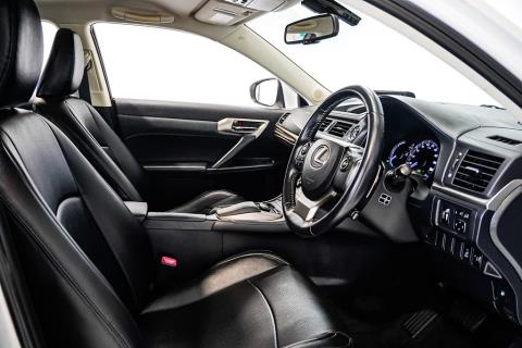 2014 Lexus CT 200h - Thumbnail