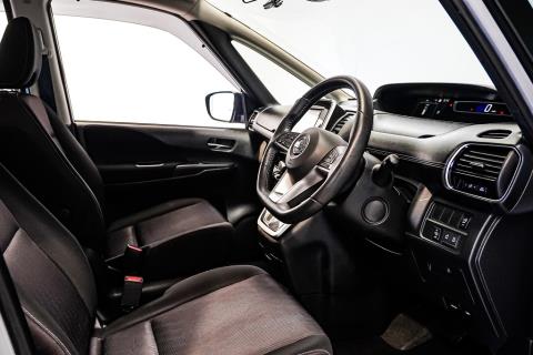 2019 Nissan Serena Hybrid 8 Seater - Thumbnail