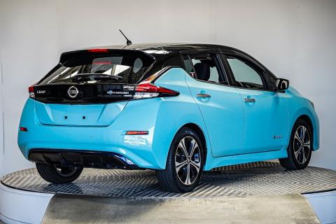 2018 Nissan Leaf 40X 88% SOH - Thumbnail