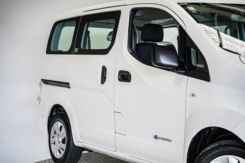 2015 Nissan e-NV200 5 Seater