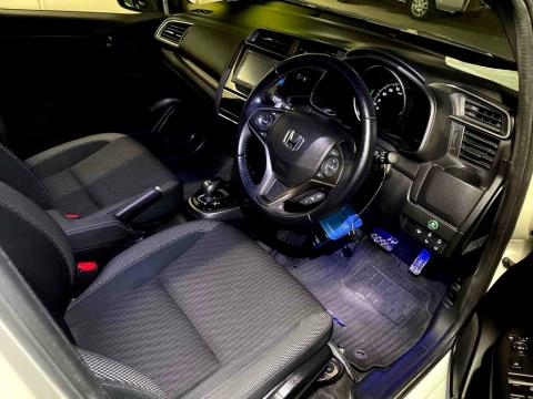 2017 Honda Fit S Hybrid / Jazz - Thumbnail