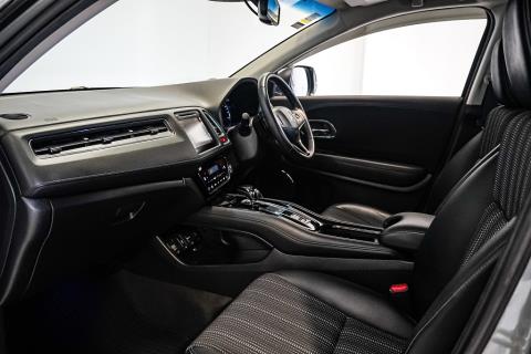 2014 Honda Vezel Z Hybrid / HR-V - Thumbnail