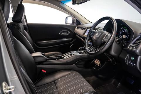 2014 Honda Vezel Z Hybrid / HR-V - Thumbnail