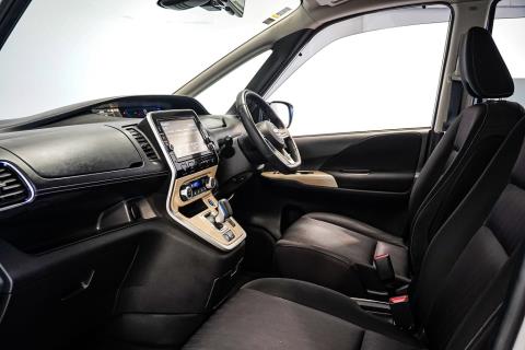 2018 Nissan Serena e-Power Hybrid - Thumbnail