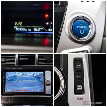2011 Toyota Prius Alpha Hybrid - Thumbnail
