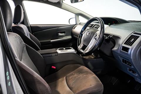 2011 Toyota Prius Alpha 7 Seater - Thumbnail