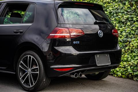 2016 Volkswagen Golf GTE PHEV - Thumbnail