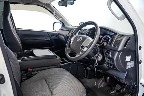 2019 Toyota Hiace ZL 5 Door Petrol - Thumbnail