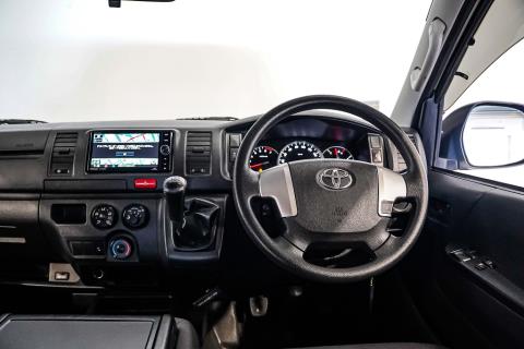 2019 Toyota Hiace ZL 5 Door Petrol - Thumbnail