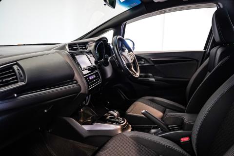 2019 Honda Fit S Hybrid / Jazz - Thumbnail