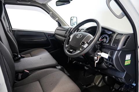 2019 Toyota Hiace ZL 6 Seater - Thumbnail