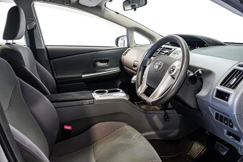 2012 Toyota Prius Alpha 7 Seater - Thumbnail