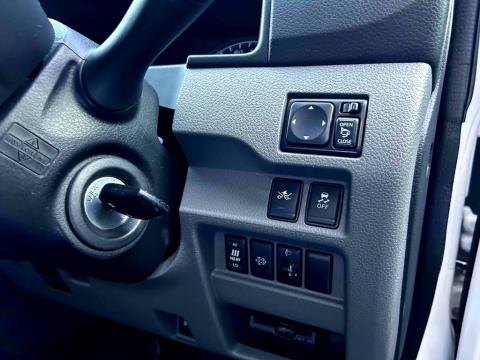 2018 Nissan NV350 4WD Diesel 6 Seater - Thumbnail