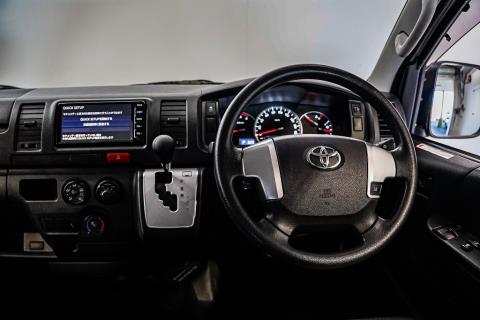 2020 Toyota Hiace 4WD Diesel 5 Door - Thumbnail