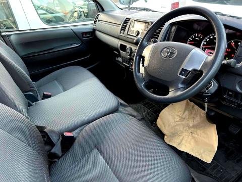 2019 Toyota Hiace ZL Diesel 5 Door - Thumbnail