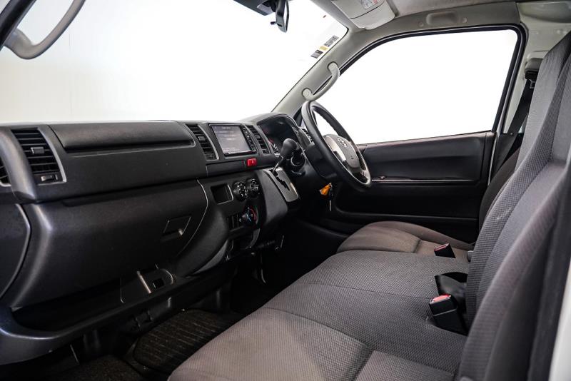 2018 Toyota Hiace ZL 6 Seater