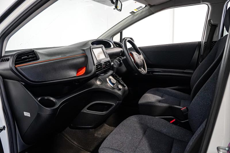 2016 Toyota Sienta Hybrid 7 Seater