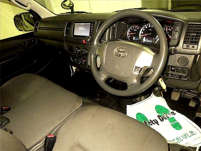 2018 Toyota Hiace Diesel 4x4
Hace