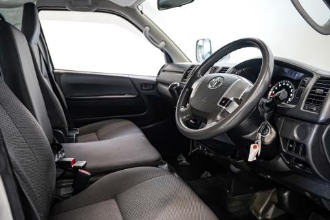 2019 Toyota Hiace ZL 5 Door - Thumbnail