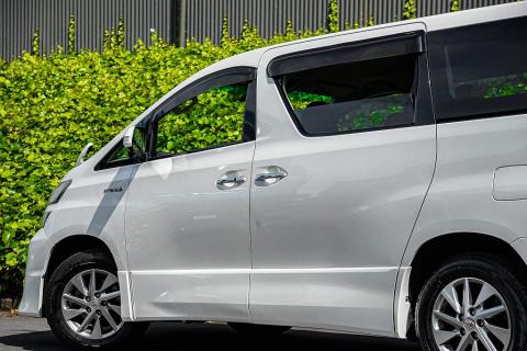 2012 Toyota Vellfire 4WD Hybrid - Thumbnail