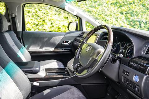 2012 Toyota Vellfire 4WD Hybrid - Thumbnail