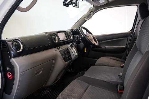 2019 Nissan NV350 / Caravan 6 Seater - Thumbnail