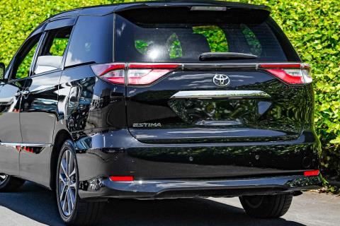 2016 Toyota Estima Aeras Premium - Thumbnail