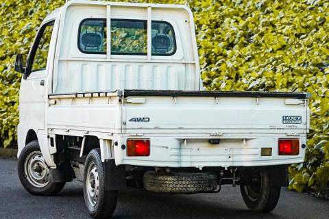 2002 Daihatsu Hijet - Thumbnail