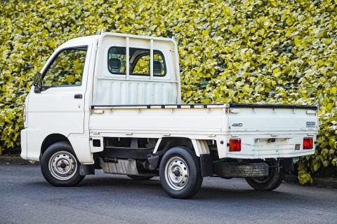 2002 Daihatsu Hijet - Thumbnail