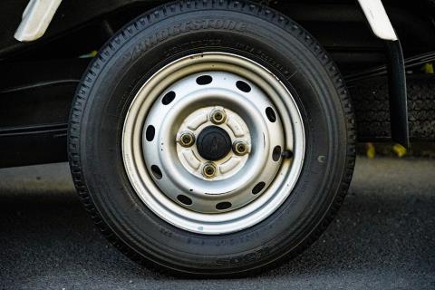 2002 Daihatsu Hijet - Thumbnail