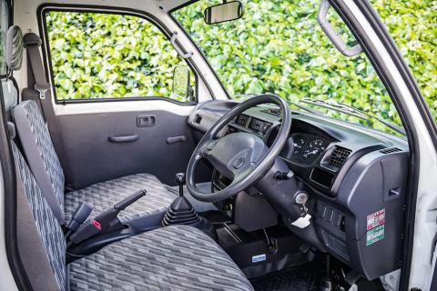 2002 Daihatsu Hijet - Thumbnail